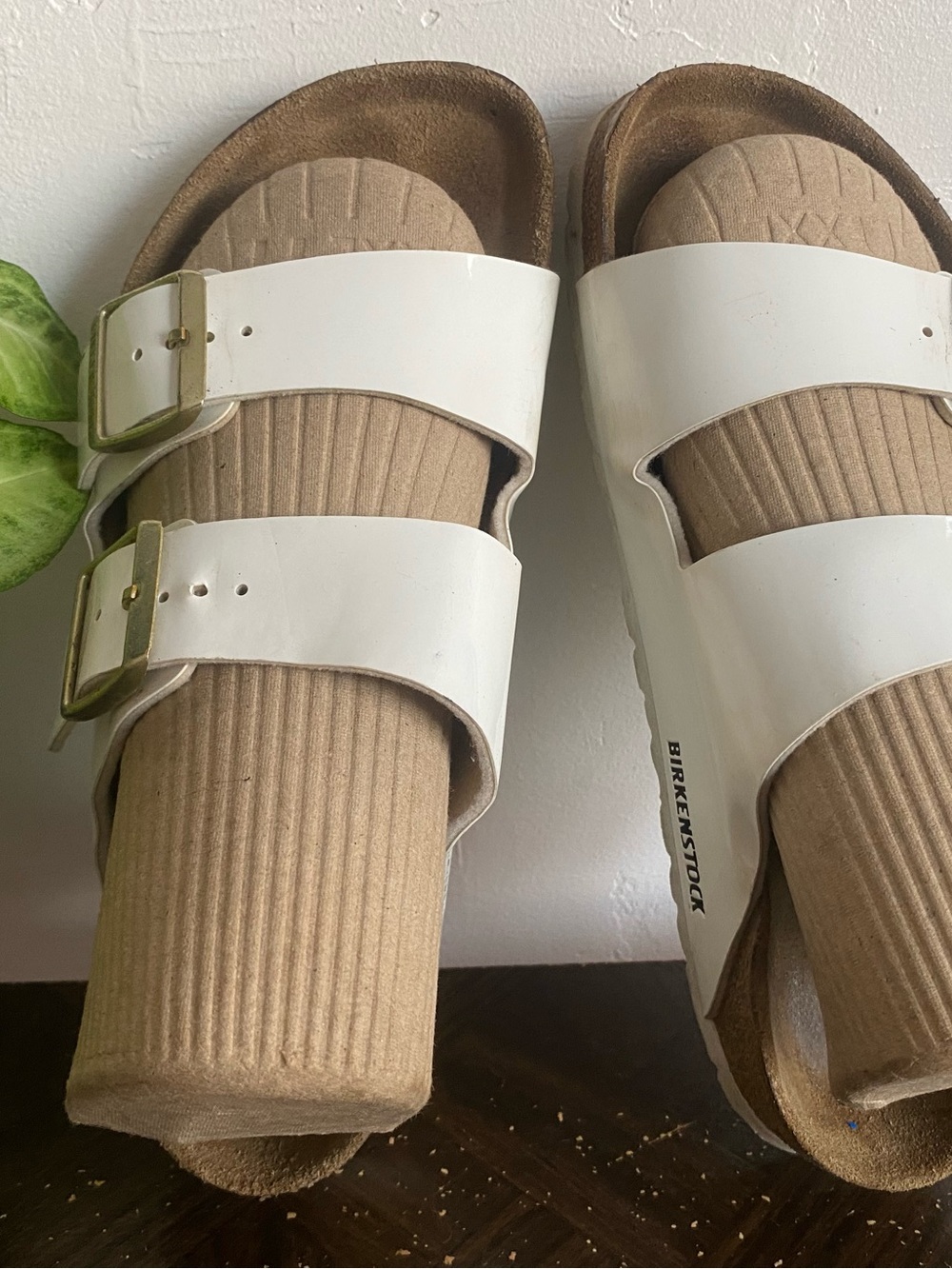 Pre-owned Birkenstock Arizona White Patent Slide Sandals Sz 38/7 Regular Women’s - Picture 2 of 9